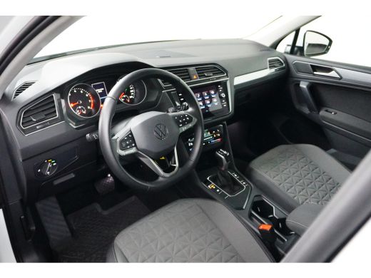 Volkswagen Tiguan 1.5 TSI 150PK DSG-7 Life + | TREKHAAK | CAMERA | NAVI BY APP | STOELVERW. ActivLease financial lease