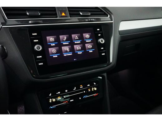 Volkswagen Tiguan 1.5 TSI 150PK DSG-7 Life + | TREKHAAK | CAMERA | NAVI BY APP | STOELVERW. ActivLease financial lease