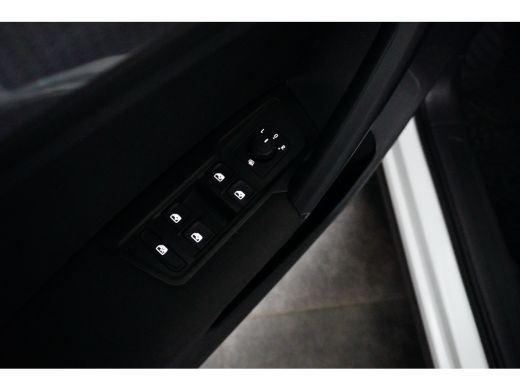 Volkswagen Tiguan 1.5 TSI 150PK DSG-7 Life + | TREKHAAK | CAMERA | NAVI BY APP | STOELVERW. ActivLease financial lease