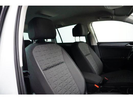 Volkswagen Tiguan 1.5 TSI 150PK DSG-7 Life + | TREKHAAK | CAMERA | NAVI BY APP | STOELVERW. ActivLease financial lease