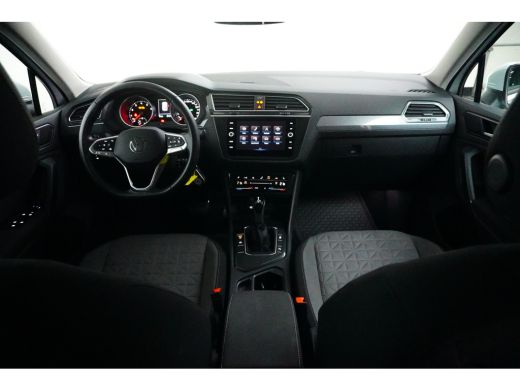 Volkswagen Tiguan 1.5 TSI 150PK DSG-7 Life + | TREKHAAK | CAMERA | NAVI BY APP | STOELVERW. ActivLease financial lease