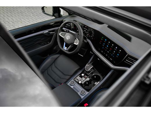 Volkswagen Touareg R |  Luchtvering | Head-updisplay | High-end geluidsysteem dynaudio ActivLease financial lease