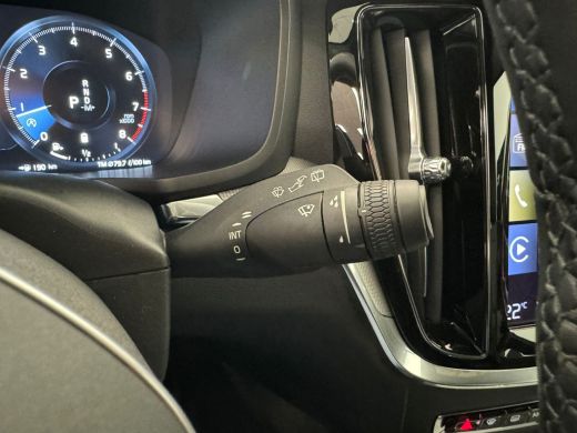 Volvo  V60 Volvo B3 R-Design | Achteruitrijcamera | Cruise control adaptief met Stop&Go en stuurhulp | Elekt... ActivLease financial lease