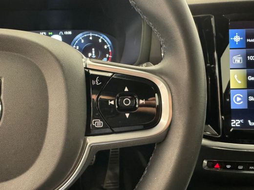 Volvo  V60 Volvo B3 R-Design | Achteruitrijcamera | Cruise control adaptief met Stop&Go en stuurhulp | Elekt... ActivLease financial lease