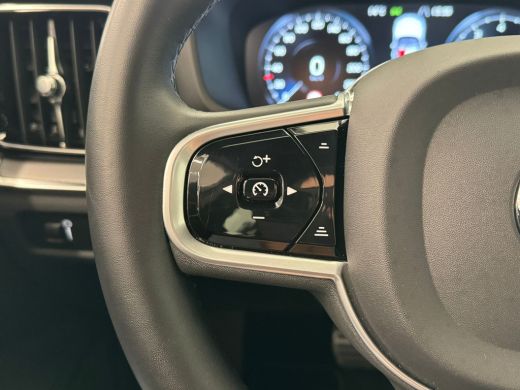Volvo  V60 Volvo B3 R-Design | Achteruitrijcamera | Cruise control adaptief met Stop&Go en stuurhulp | Elekt... ActivLease financial lease