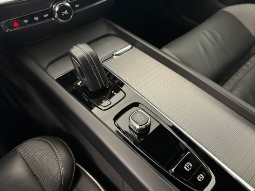 Volvo  V60 Volvo B3 R-Design | Achteruitrijcamera | Cruise control adaptief met Stop&Go en stuurhulp | Elekt... ActivLease financial lease