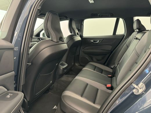 Volvo  V60 Volvo B3 R-Design | Achteruitrijcamera | Cruise control adaptief met Stop&Go en stuurhulp | Elekt... ActivLease financial lease