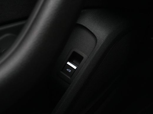 Audi A4 Avant 40 TFSI 190pk Advanced Edition Navigatie Camera Sportstoelen Cruise 82 ActivLease financial lease