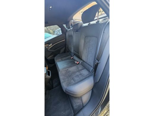 Audi e-tron Sportback 55 quattro Business edition 95 kWh Met zomer 21 inch en Wintervelgen 19 inch ActivLease financial lease