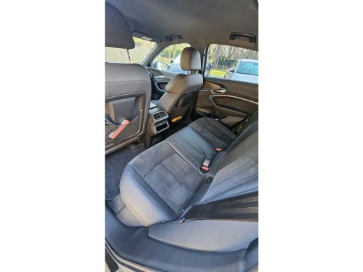 Audi e-tron Sportback 55 quattro Business edition 95 kWh Met zomer 21 inch en Wintervelgen 19 inch ActivLease financial lease