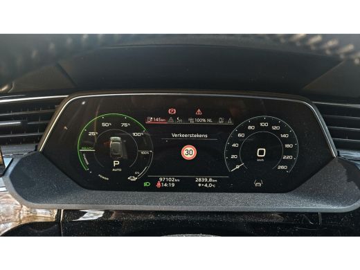 Audi e-tron Sportback 55 quattro Business edition 95 kWh Met zomer 21 inch en Wintervelgen 19 inch ActivLease financial lease