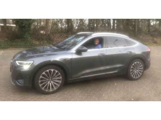 Audi e-tron Sportback 55 quattro Business edition 95 kWh Met zomer 21 inch en Wintervelgen 19 inch ActivLease financial lease