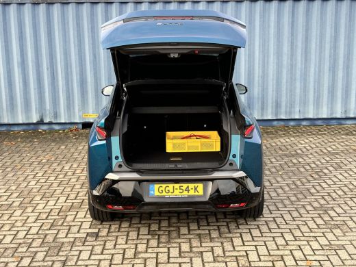 Peugeot E-3008 Peugeot GT 73 kWh DEMO | 11 kW lader | 20" Lichtmetalen velgen Sofia | 360 vision & Drive Assist ... ActivLease financial lease