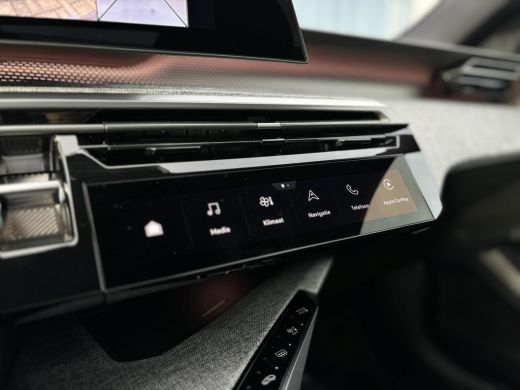 Peugeot E-3008 Peugeot GT 73 kWh DEMO | 11 kW lader | 20" Lichtmetalen velgen Sofia | 360 vision & Drive Assist ... ActivLease financial lease