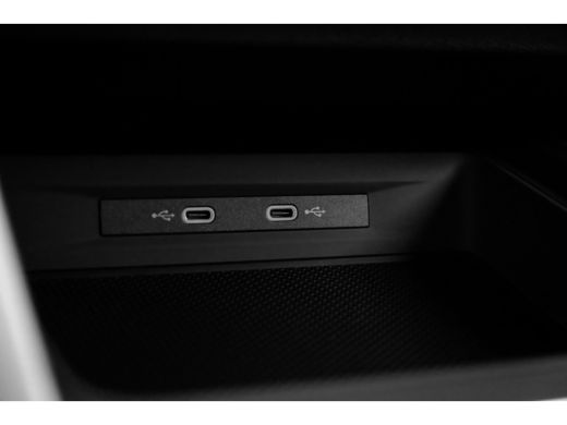 Seat Leon Sportstourer SEAT FR PHEV First Edition | Achteruitrijcamera | Automatisch dimmende binnenspiegel | Dakhemel u... ActivLease financial lease