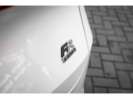 Seat Leon Sportstourer SEAT FR PHEV First Edition | Achteruitrijcamera | Automatisch dimmende binnenspiegel | Dakhemel u... ActivLease financial lease