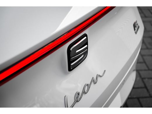 Seat Leon Sportstourer SEAT FR PHEV First Edition | Achteruitrijcamera | Automatisch dimmende binnenspiegel | Dakhemel u... ActivLease financial lease