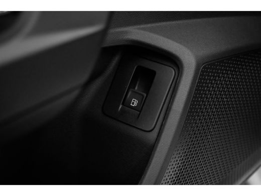 Seat Leon Sportstourer SEAT FR PHEV First Edition | Achteruitrijcamera | Automatisch dimmende binnenspiegel | Dakhemel u... ActivLease financial lease