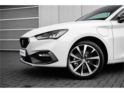 Seat Leon Sportstourer SEAT FR PHEV First Edition | Achteruitrijcamera | Automatisch dimmende binnenspiegel | Dakhemel u... ActivLease financial lease