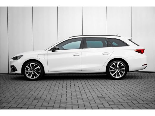 Seat Leon Sportstourer SEAT FR PHEV First Edition | Achteruitrijcamera | Automatisch dimmende binnenspiegel | Dakhemel u... ActivLease financial lease