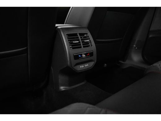 Seat Leon Sportstourer SEAT FR PHEV First Edition | Achteruitrijcamera | Automatisch dimmende binnenspiegel | Dakhemel u... ActivLease financial lease