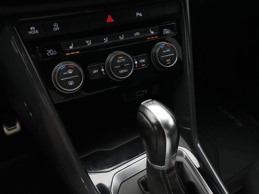 Volkswagen T-Roc 1.5 TSI 150pk DSG Sport R-Line Navigatie Trekhaak Clima Acc 288 ActivLease financial lease