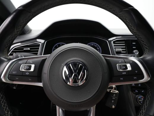 Volkswagen T-Roc 1.5 TSI 150pk DSG Sport R-Line Navigatie Trekhaak Clima Acc 288 ActivLease financial lease