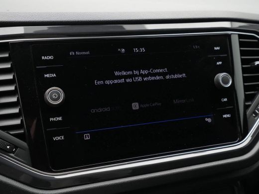 Volkswagen T-Roc 1.5 TSI 150pk DSG Sport R-Line Navigatie Trekhaak Clima Acc 288 ActivLease financial lease