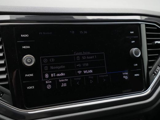 Volkswagen T-Roc 1.5 TSI 150pk DSG Sport R-Line Navigatie Trekhaak Clima Acc 288 ActivLease financial lease
