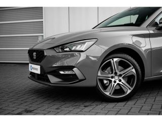 Seat Leon Sportstourer SEAT FR PHEV First Edition | Achteruitrijcamera | Automatisch dimmende binnenspiegel | Dakhemel u...
