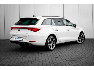 Seat Leon Sportstourer SEAT FR PHEV First Edition | Achteruitrijcamera | Automatisch dimmende binnenspiegel | Dakhemel u...