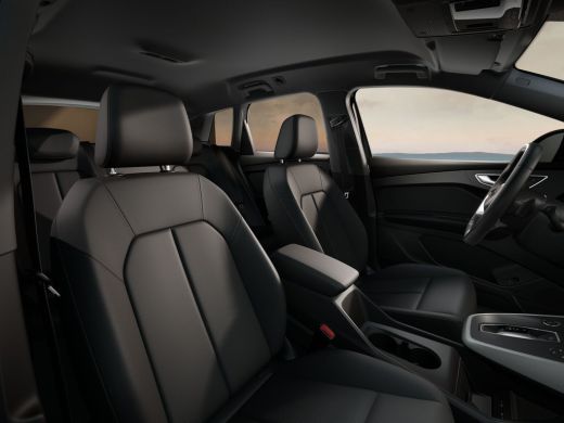 Audi Q4 e-tron edition e-tron 45 82 kWh 210 kW / 286 PK Hatchback Elektr. aandrijving quattro ActivLease financial lease