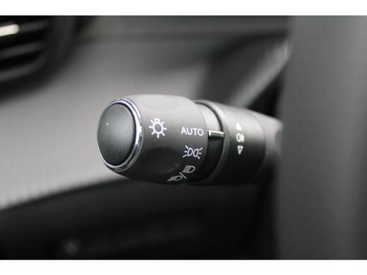 Peugeot 208 Peugeot Hybrid 100 e-DCS6 GT | Achteruitrijcamera (Viseo park 1) | Apple Carplay/Android Auto | E... ActivLease financial lease