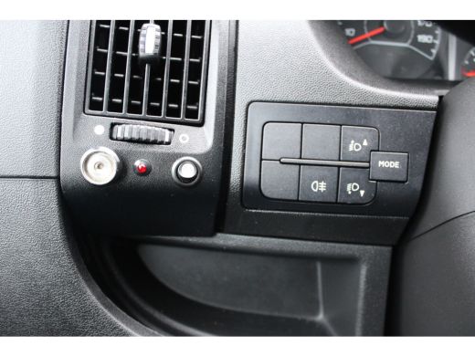 Peugeot Boxer 335 2.0 BlueHDI 165 PK EURO6 | GESLOTEN LAADBAK + DHOLLANDIA LAADKLEP | AIRCO ActivLease financial lease