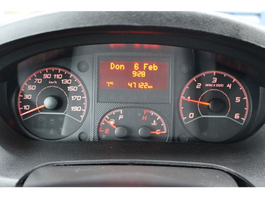 Peugeot Boxer 335 2.0 BlueHDI 165 PK EURO6 | GESLOTEN LAADBAK + DHOLLANDIA LAADKLEP | AIRCO ActivLease financial lease