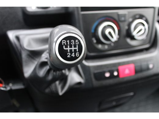 Peugeot Boxer 335 2.0 BlueHDI 165 PK EURO6 | GESLOTEN LAADBAK + DHOLLANDIA LAADKLEP | AIRCO ActivLease financial lease