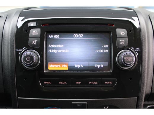 Peugeot Boxer 335 2.0 BlueHDI 165 PK EURO6 | GESLOTEN LAADBAK + DHOLLANDIA LAADKLEP | AIRCO ActivLease financial lease