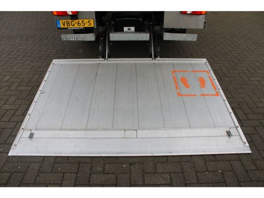Peugeot Boxer 335 2.0 BlueHDI 165 PK EURO6 | GESLOTEN LAADBAK + DHOLLANDIA LAADKLEP | AIRCO ActivLease financial lease