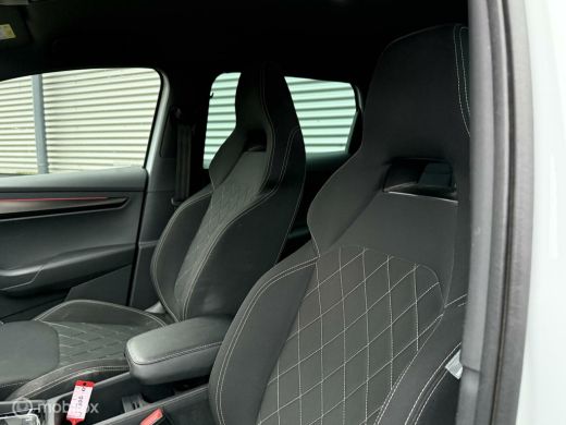Skoda Karoq 1.5 TSI ACT Sportline Business TREKHAAK ActivLease financial lease