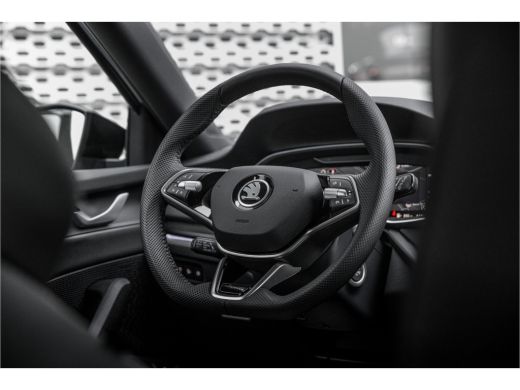 Skoda Octavia Combi 1.5 TSI MHEV Sportline Business | Matrix | Adaptive cruise | ActivLease financial lease