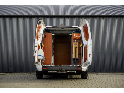 Ford Transit Custom 2.0 TDCI L2H1 | Euro 6 | 130 PK | Cruise | Airco | Inrichting | Omvormer | PDC | LED ActivLease financial lease