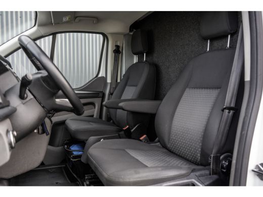 Ford Transit Custom 2.0 TDCI L2H1 | Euro 6 | 130 PK | Cruise | Airco | Inrichting | Omvormer | PDC | LED ActivLease financial lease