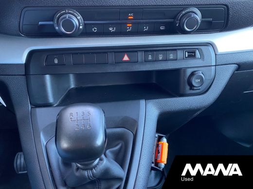 Opel Vivaro 2.0 CDTI L3H1 DC Edition Airco Cruise-Control Bluetooth Trekhaak Sensoren 12V Dodehoek-Assistent ... ActivLease financial lease