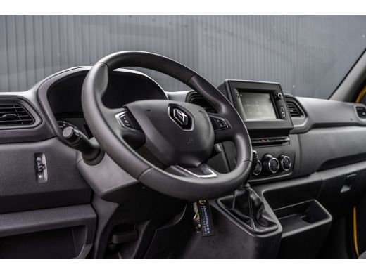 Renault Master 2.3 dCi L2H2 | Euro 6 | 136 PK | Cruise | Airco | Navigatie | LED ActivLease financial lease