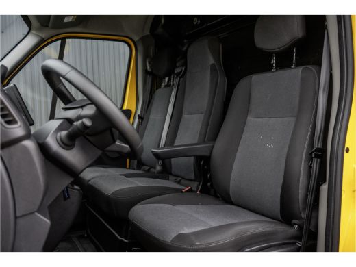 Renault Master 2.3 dCi L2H2 | Euro 6 | 136 PK | Cruise | Airco | Navigatie | LED ActivLease financial lease