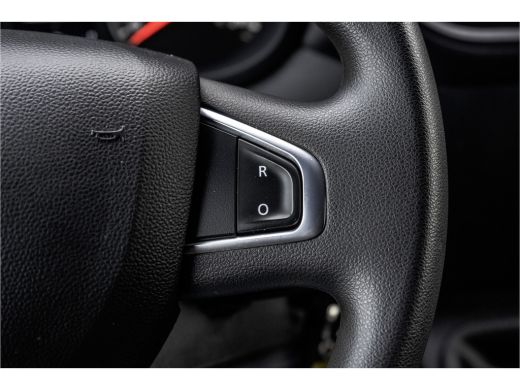 Renault Master 2.3 dCi L2H2 | Euro 6 | 136 PK | Cruise | Airco | Navigatie | LED ActivLease financial lease