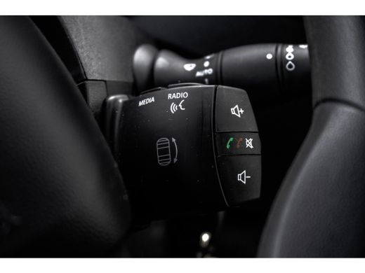 Renault Master 2.3 dCi L2H2 | Euro 6 | 136 PK | Cruise | Airco | Navigatie | LED ActivLease financial lease