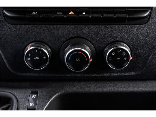 Renault Master 2.3 dCi L2H2 | Euro 6 | 136 PK | Cruise | Airco | Navigatie | LED ActivLease financial lease