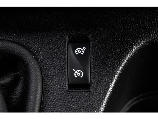 Renault Master 2.3 dCi L2H2 | Euro 6 | 136 PK | Cruise | Airco | Navigatie | LED ActivLease financial lease