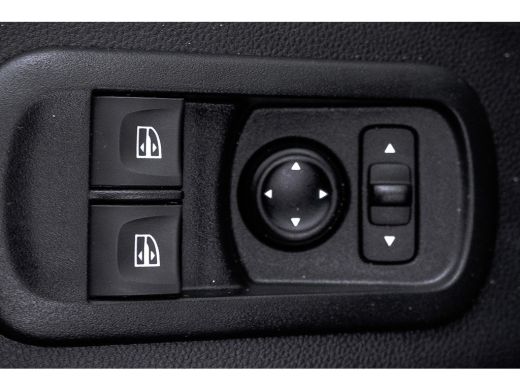 Renault Master 2.3 dCi L2H2 | Euro 6 | 136 PK | Cruise | Airco | Navigatie | LED ActivLease financial lease